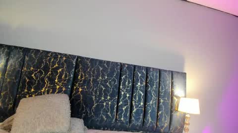 Sofia  online show from September 2025 01:33:01 PM