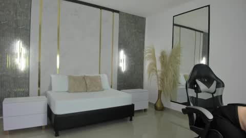 S O P H I A online show from September 2025 12:16:01 PM