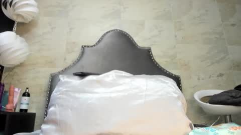 Snapshot of sophia_models chatting on February 2026 06:58:02 PM Sophia online show from February 2026 06:58:02 PM