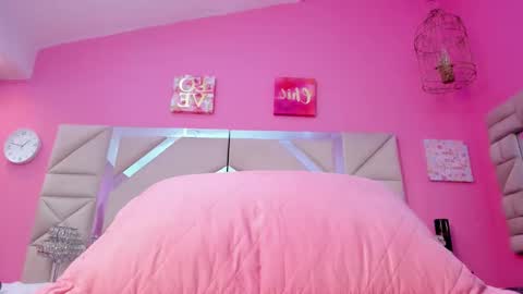 Snapshot of sophia_models chatting on February 2026 07:36:02 PM Sophia online show from February 2026 07:36:02 PM