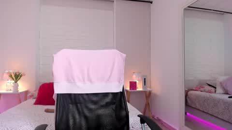  S O P H I A  online show from March 2026 12:05:03 PM