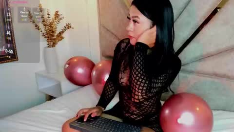 sophia cortes online show from October 2025 09:07:01 AM