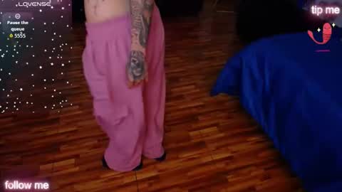 sophiamiller6 online show from April 2026 01:06:01 PM