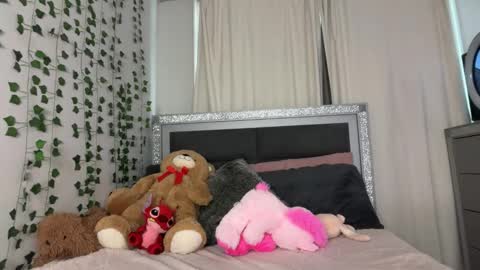 Sophia online show from February 2026 06:15:01 PM