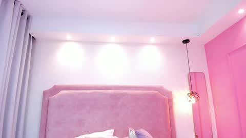 SOPHIA online show from March 2025 07:38:01 PM