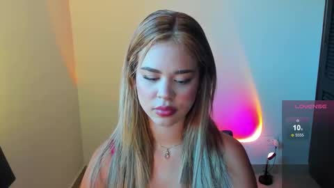 Snapshot of sophiazilla chatting on October 2025 10:21:01 PM Sophia Smith online show from October 2025 10:21:01 PM