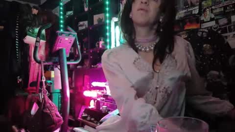 Snapshot of sophie198013 chatting on May 2026 11:12:03 PM Sophie Satin1980 online show from May 2026 11:12:03 PM
