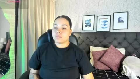 sophie__blare online show from June 2026 07:05:01 PM