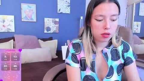 Snapshot of sophie_demoiselle chatting on November 2025 03:34:01 PM online show from November 2025 03:34:01 PM