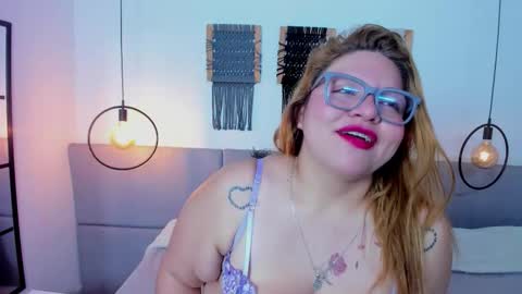 Snapshot of sophie_ebanks chatting on March 2026 08:20:02 AM Soph online show from March 2026 08:20:02 AM