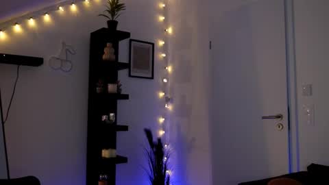 Sophie online show from October 2025 01:22:01 PM