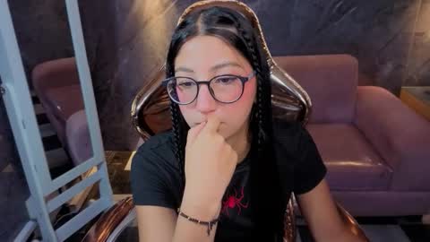 Snapshot of sophie_jones_b chatting on February 2026 12:44:02 PM sophie_jones_b online show from February 2026 12:44:02 PM