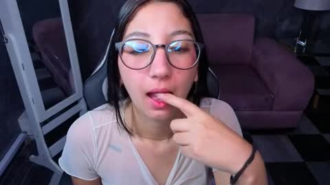 sophie_jones_b online show from April 2026 12:50:02 PM