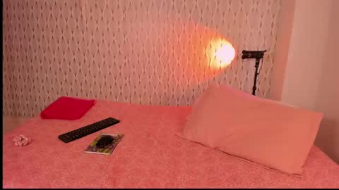 Snapshot of sophie_lii chatting on February 2025 06:13:02 PM Sophie or Sof online show from February 2025 06:13:02 PM