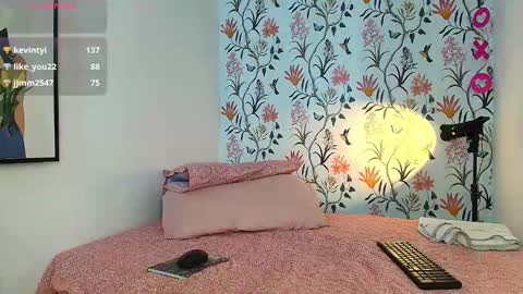 Snapshot of sophie_lii chatting on February 2025 08:36:01 PM Sophie or Sof online show from February 2025 08:36:01 PM