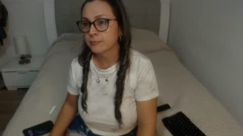 Snapshot of sophie_lopez1 chatting on June 2026 11:20:02 PM Sofa online show from June 2026 11:20:02 PM