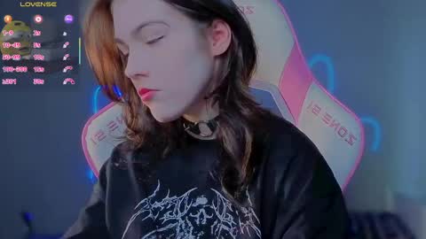 sophie_nomenal_ online show from May 2026 01:30:02 PM