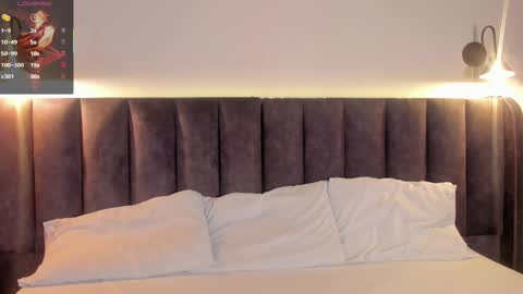 sophie_smith19 online show from September 2025 01:37:02 PM