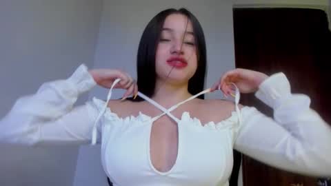 Snapshot of sophie_spencer1 chatting on November 2025 02:17:02 AM sophie_spencer1 online show from November 2025 02:17:02 AM