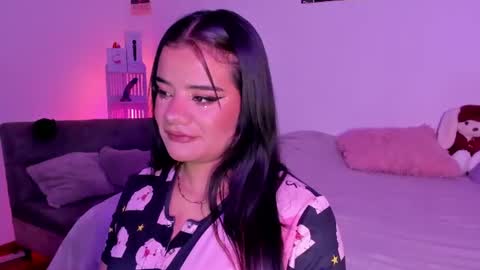 Snapshot of sophie_t_ chatting on June 2026 02:58:01 AM Sofia online show from June 2026 02:58:01 AM