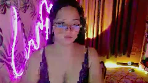 Snapshot of sophiebaley_ chatting on April 2026 06:11:02 AM Sophie online show from April 2026 06:11:02 AM