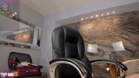 Sophie online show from November 2025 12:27:01 AM