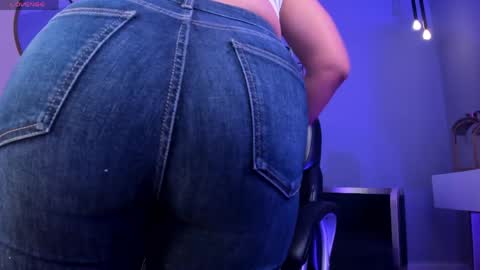 Snapshot of sophiebarnett_ chatting on May 2026 01:29:02 PM Sophie online show from May 2026 01:29:02 PM