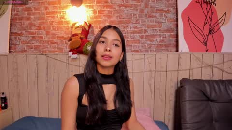 Snapshot of sophiebenson_ chatting on December 2024 12:01:02 PM Sophie online show from December 2024 12:01:02 PM