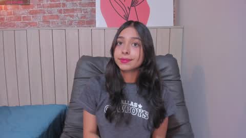 Snapshot of sophiebenson_ chatting on January 2025 03:40:02 PM Sophie online show from January 2025 03:40:02 PM