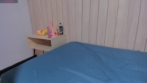 Snapshot of sophiebenson_ chatting on February 2025 03:20:02 PM Sophie online show from February 2025 03:20:02 PM