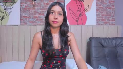 Snapshot of sophiebenson_ chatting on March 2025 12:12:01 PM Sophie online show from March 2025 12:12:01 PM