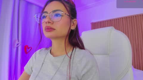   Sophie  IG sophiecherry es   online show from March 2025 06:21:01 AM