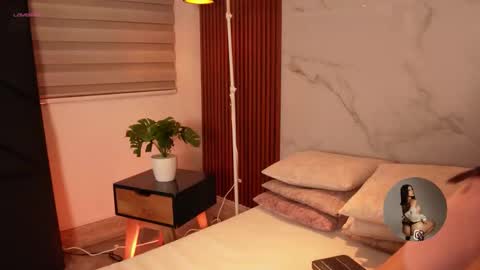 Snapshot of sophiecollins_1 chatting on January 2026 11:26:01 AM Sophie online show from January 2026 11:26:01 AM