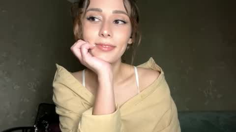 Mira online show from October 2025 07:11:02 PM