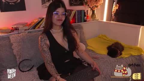 Sophiee  online show from October 2025 02:15:01 AM