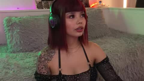 Sophiee  online show from December 2025 09:13:02 PM