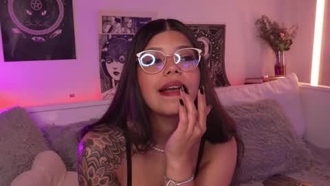 Sophiee  online show from March 2026 05:01:02 AM