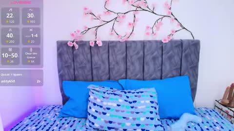 Snapshot of sophiee_velvet chatting on June 2026 05:44:02 PM online show from June 2026 05:44:02 PM