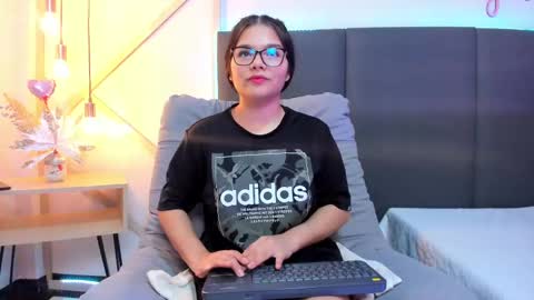 sophieharris__ online show from February 2025 02:50:02 AM