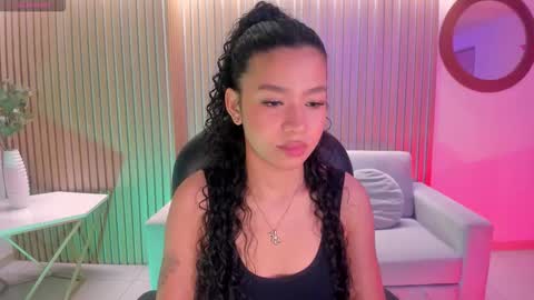 Sophie Houston online show from October 2025 04:20:02 AM