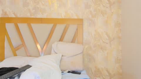 Sophie online show from December 2024 03:59:01 PM