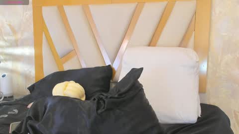 Sophie online show from January 2025 04:24:01 PM