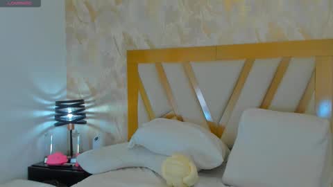 Sophie online show from September 2025 01:35:01 PM