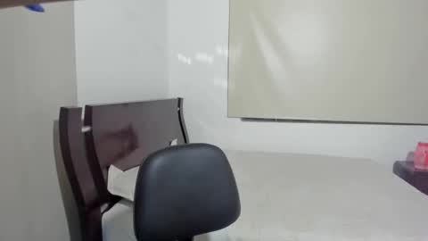 Sophia online show from November 2025 05:17:01 AM