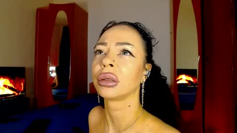 Snapshot of sophierosenfeld chatting on March 2026 06:15:02 PM Sophie Rosenfeld online show from March 2026 06:15:02 PM