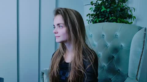 Snapshot of sophiesuvi chatting on December 2024 07:36:01 PM Sophie and my bestie Mandy online show from December 2024 07:36:01 PM