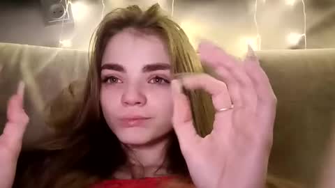 Snapshot of sophiesuvi chatting on January 2025 02:54:02 AM Sophie and my bestie Mandy online show from January 2025 02:54:02 AM