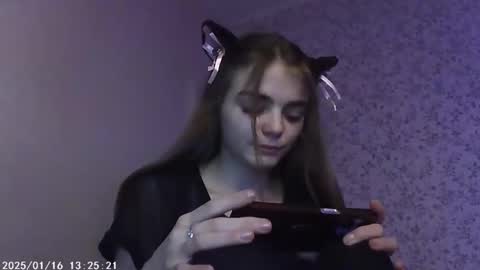 Snapshot of sophiesuvi chatting on January 2025 03:07:01 PM Sophie and my bestie Mandy online show from January 2025 03:07:01 PM