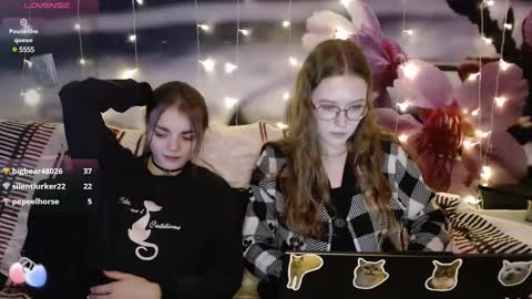 Snapshot of sophiesuvi chatting on February 2025 01:13:02 PM Sophie and my bestie Mandy online show from February 2025 01:13:02 PM
