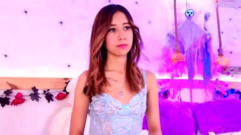 Sophie online show from October 2025 12:24:02 PM